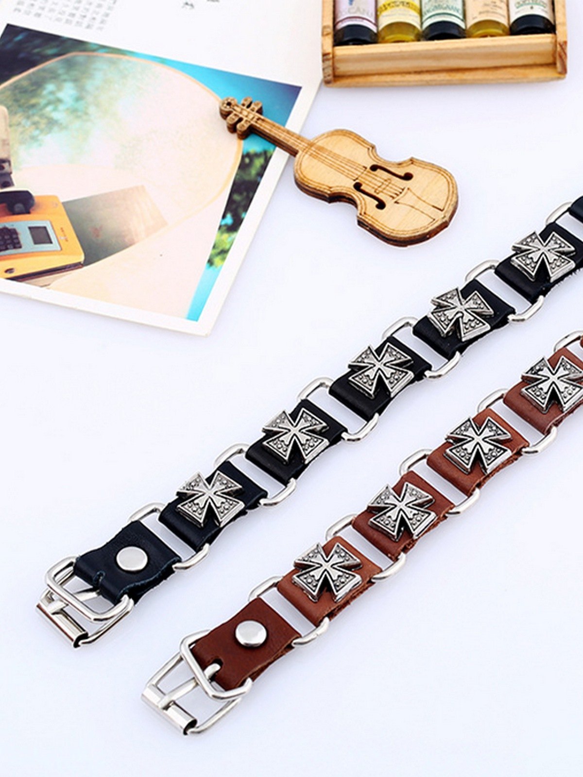 Pulsera de eslabones de cuero de pu con patrón de cruz para hombre-2